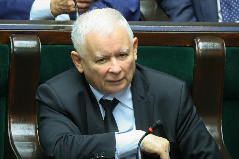 Dr Anusz o Kaczyńskim: Naprawdę wierzy, że Polsce należą się te reparacje