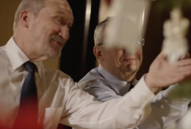 Antoni Macierewicz w świątecznym nastroju