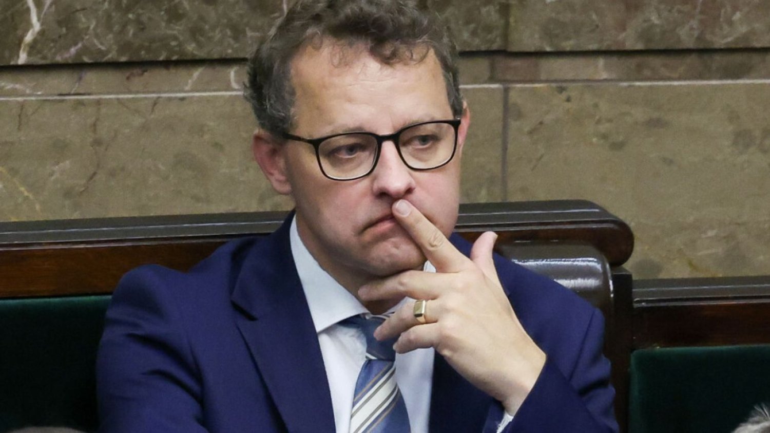 Romanowski napisał list otwarty. Ma wsparcie Ziobry. List otwarty Romanowskiego. Ostre słowa polityków "To żałosne".