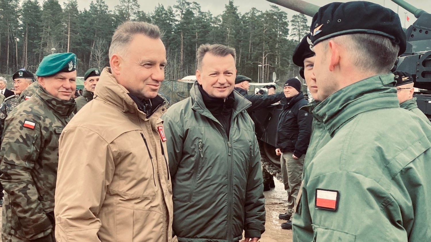 Prezydent Polski i szef MON.