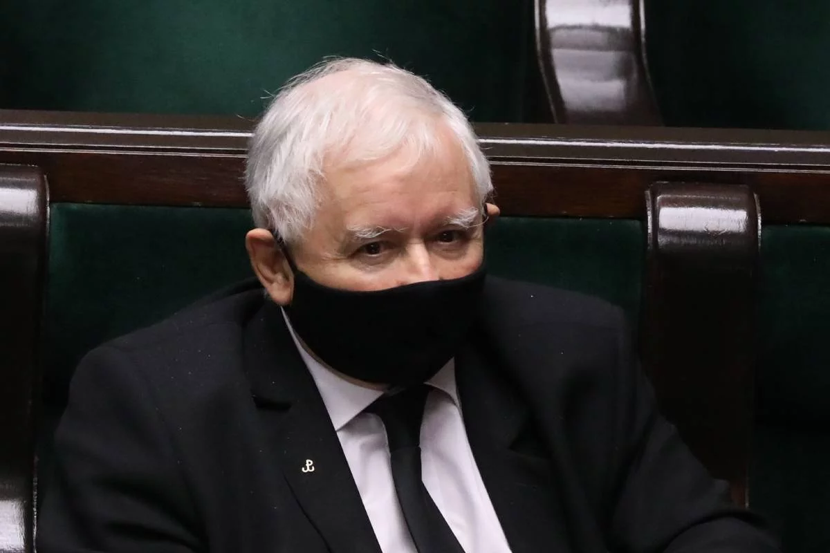 Ponad 30 posłów PiS zamierza sprzeciwić się propozycji Andrzeja Dudy ws. aborcji - podaje tygodnik "Wprost".