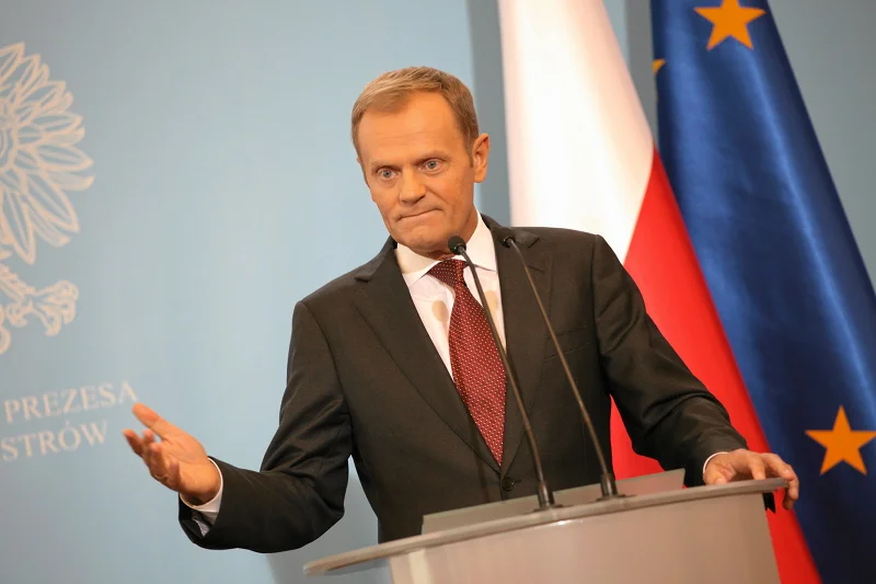 Według instrukcji, o których pisze "Rzeczpospolita" posłowie PO mają obwiniać za aferę Amber Gold Prawo i Sprawiedliwość.