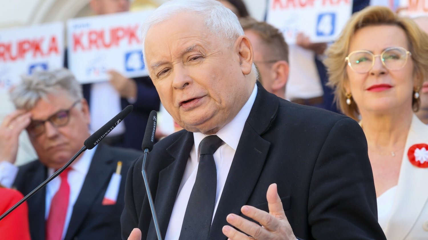 Powstało Stowarzyszenie Biało-Czerwonych. Kaczyński prosi o wpłaty.