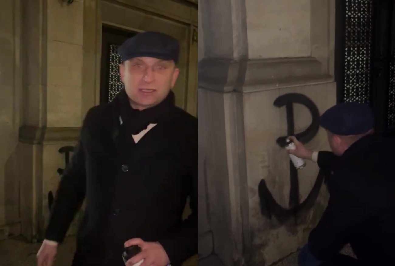 Robert Bąkiewicz przed Ministerstwem Klimatu i Środowiska. Policja reaguje.