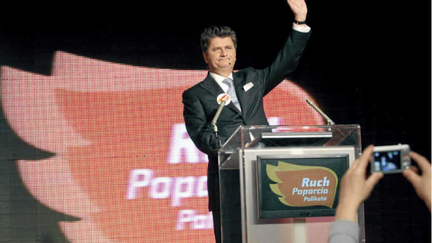 Były poseł Ruchu Palikota w książce opisuje kulisy działania partii.