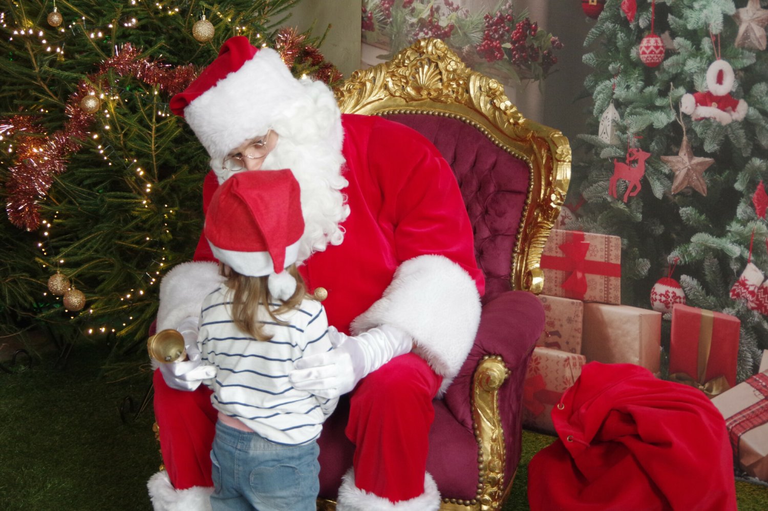 Wynajęcie Mikołaja na święta to nie jest tania sprawa. Ile kosztuje? Ile kosztuje wynajęcie Mikołaja do domu lub imprezę firmową? Stawki zaczynają się od 200 zł