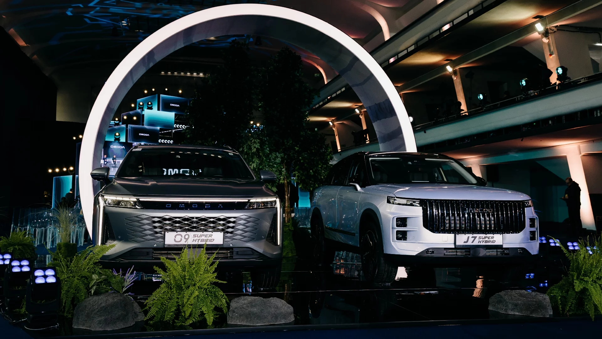 OMODA & JAECOO zorganizowali wydarzenie w ramach obchodów swojej rocznej działalności w Polsce. Podczas galowego wydarzenia zaprezentowano dwie premiery samochodów: JAECOO 5 i OMODA 5 Hybrid.