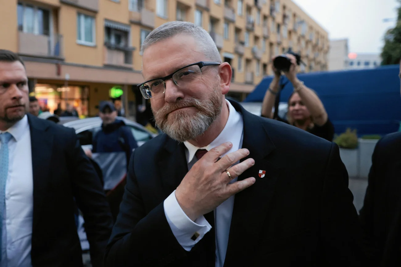 Nowy sondaż to alarm dla koalicjantów Tuska. Tylko spójrzcie na wynik partii Brauna Nowy sondaż to alarm dla Tuska i koalicji. Partia Brauna trzecią siłą
