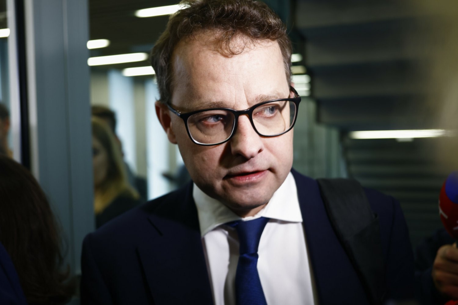 Romanowski będzie się ukrywał przed policją? Prokuratura zabrała głos.