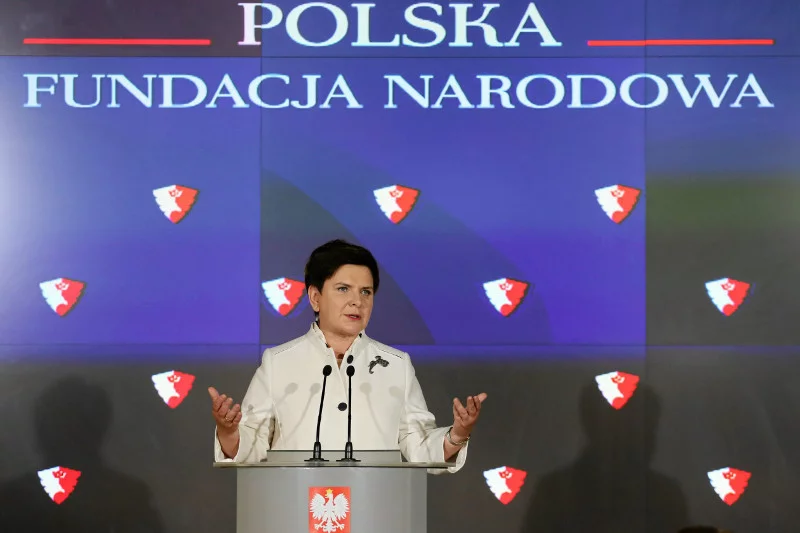 Zadzwonili do PiS-owskiej Fundacji i zadali pytanie po angielsku. To trzeba usłyszeć!