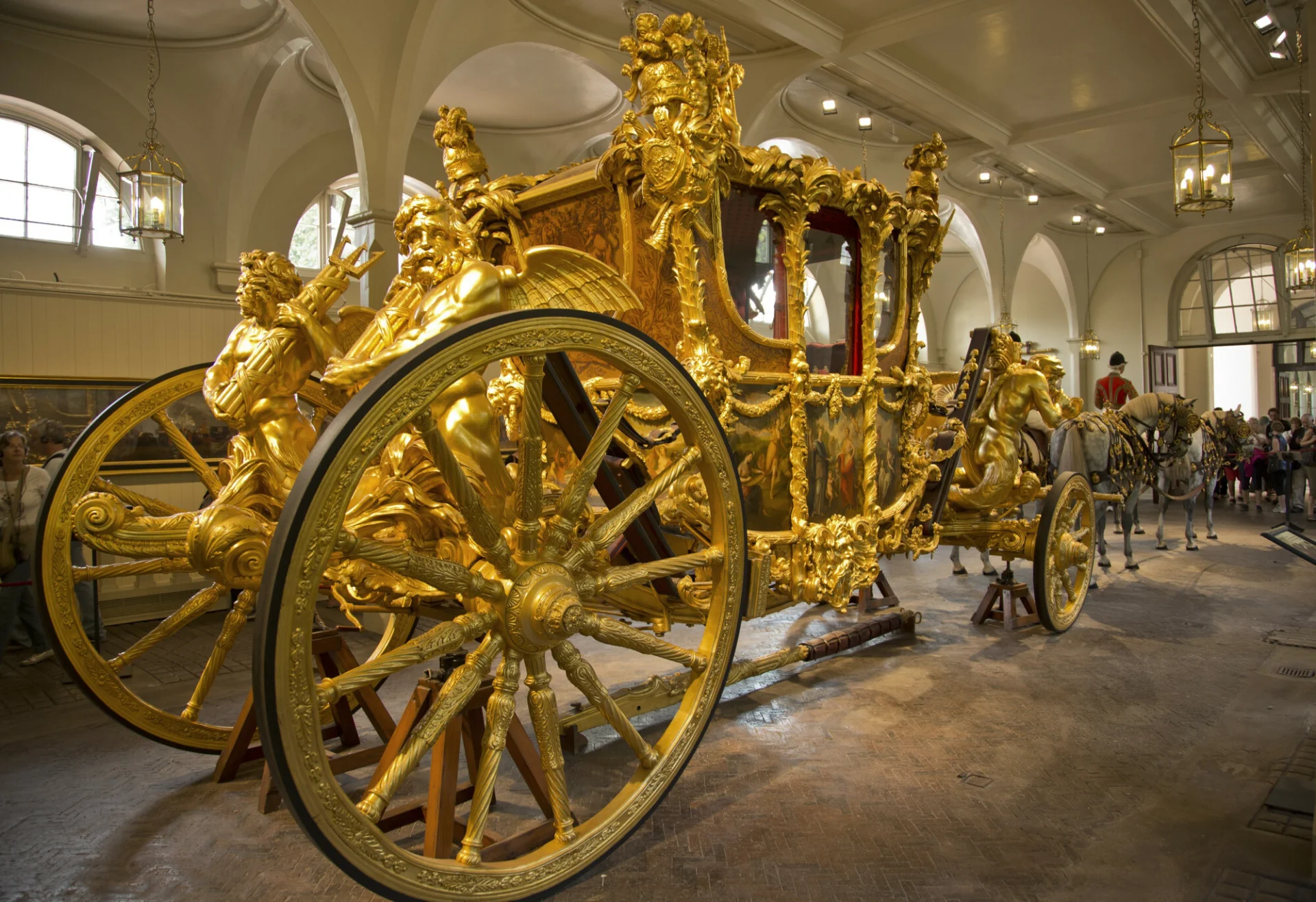 Złota Kareta, którą Karol III i jego żona wrócą do Pałacu Buckinghamk