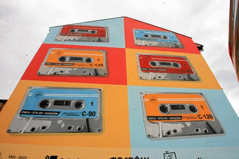 Zwycięski konkursowy mural przedstawiający kasetę stilonowską w Gorzowie
