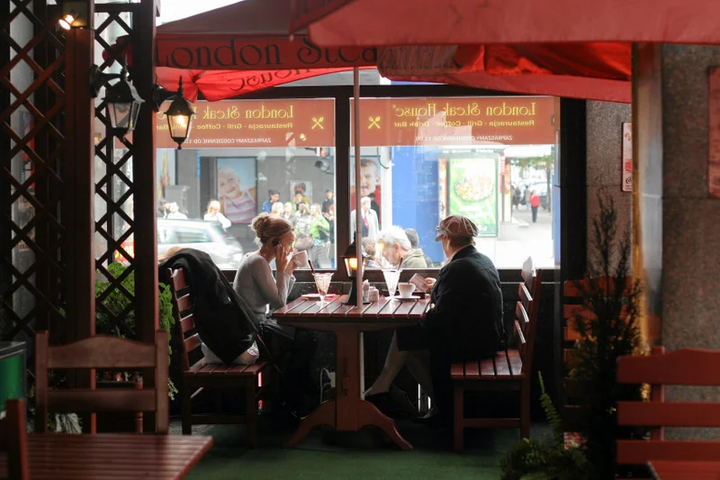 Ile to naprawdę kosztuje? 0,5 litra piwa - 20 groszy.  Pizza - 6 zł. Sprawdzamy, jakie są koszty produkcji