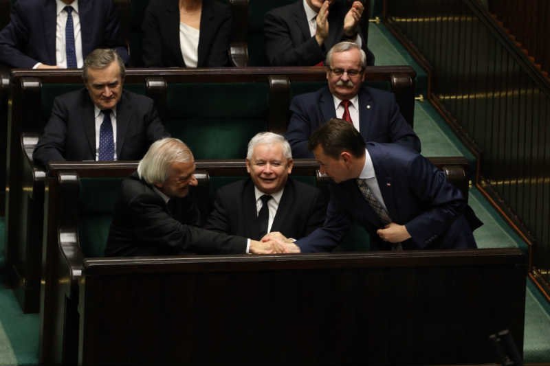 "Teraz K***a My" w wykonaniu PiS i Jarosława Kaczyńskiego.