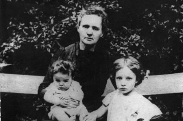 Maria z córkami.