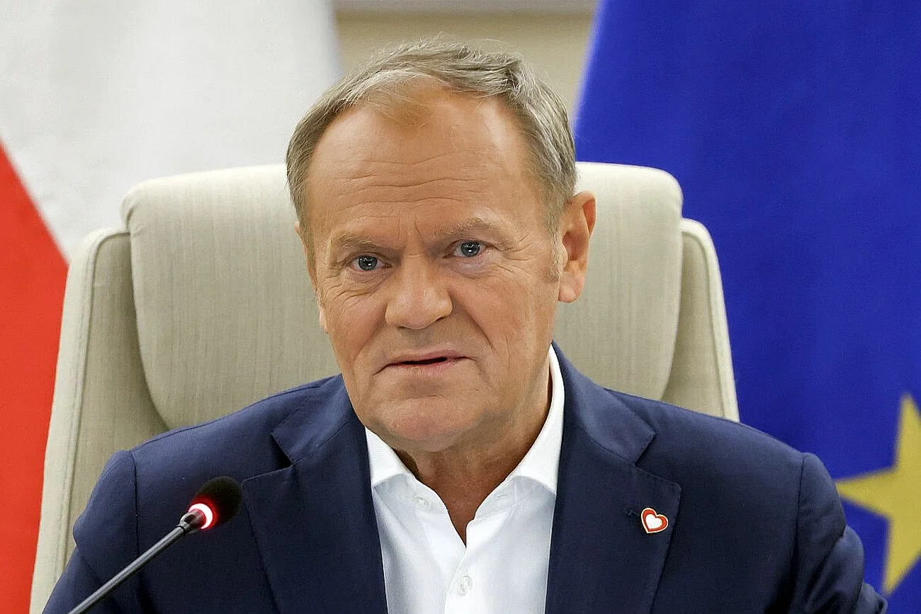 Premier Tusk o cłach Trumpa: potrzebne jest adekwatna reakcja