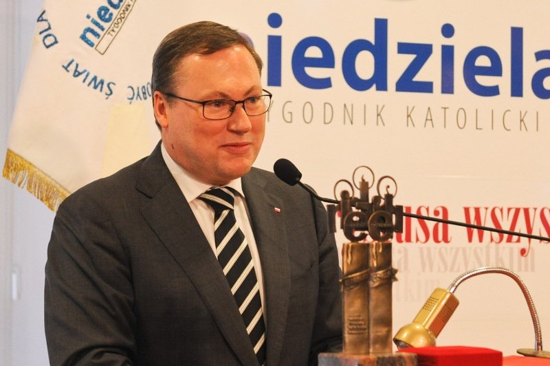 Twórca SKOK-ów Grzegorz Bierecki musi się tłumaczyć, a wokół kas pojawia się coraz więcej wątpliwości