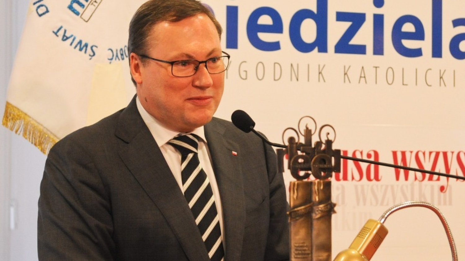Twórca SKOK-ów Grzegorz Bierecki musi się tłumaczyć, a wokół kas pojawia się coraz więcej wątpliwości