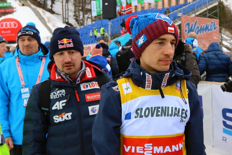 Małysz broni Stocha pomimo gorszych wyników.