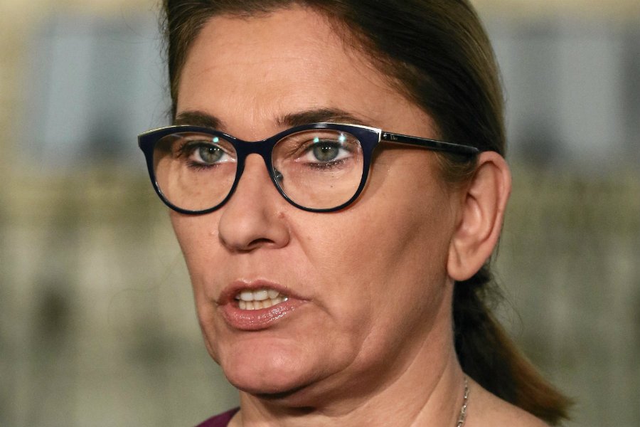 Beata Mazurek z PiS zarzuciła opozycji, że opluwa polski dom i donosi na własny kraj;