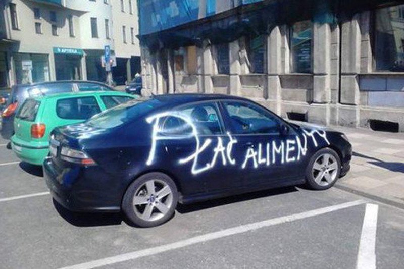 Polska to kraj o jednej z najniższych ściągalności alimentów na świecie – milion polskich dzieci nie dostaje należnych im pieniędzy, kolejne dwa miliony dostają je nieregularnie.