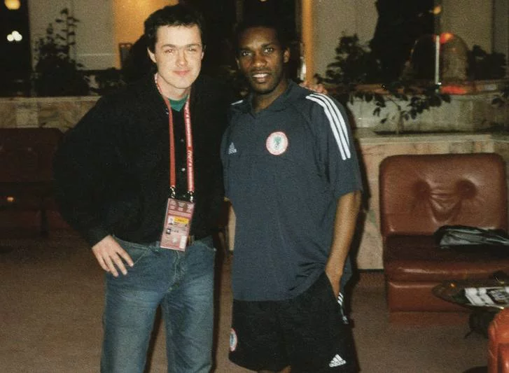 Marcin Zichlarz z Jay Jayem Okochą, gwiazdą Nigeryjczyków, złotym medalistą olimpijskim z Atlanty