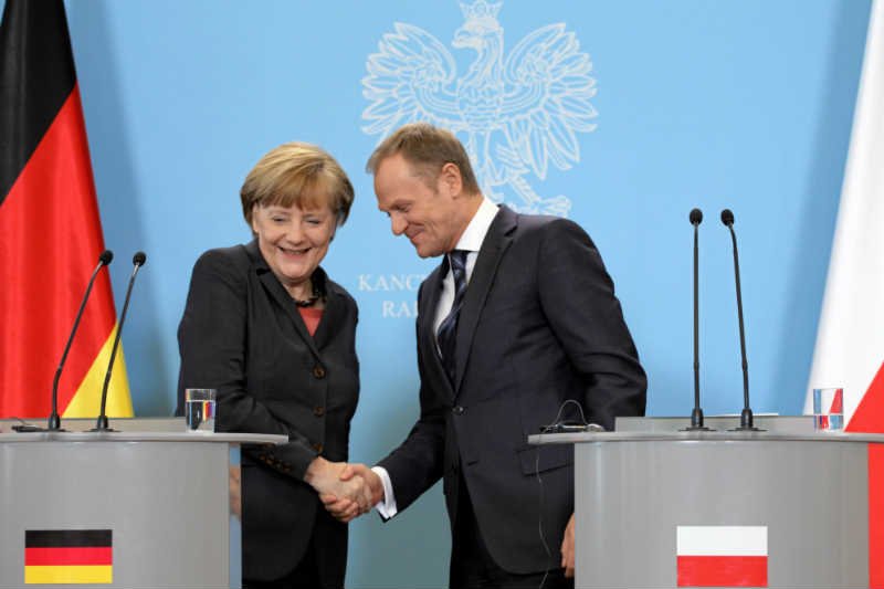 PiS chce zrobić z Donalda Tuska agenta Angeli Merkel.