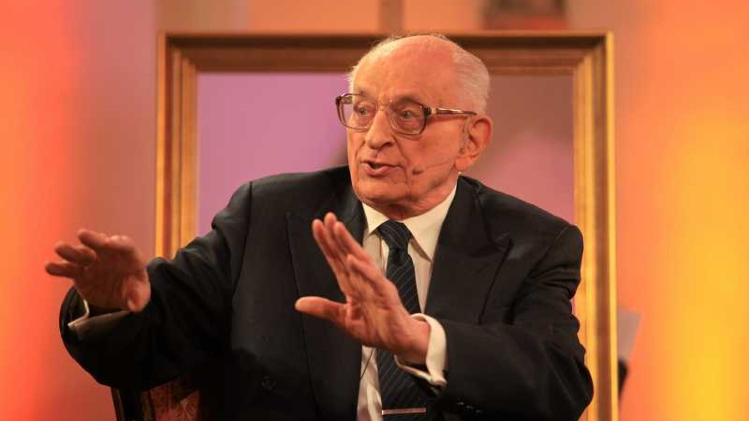 Prof. Władysław Bartoszewski opowiedział o powstaniu w getcie warszawskim w 1943 roku.