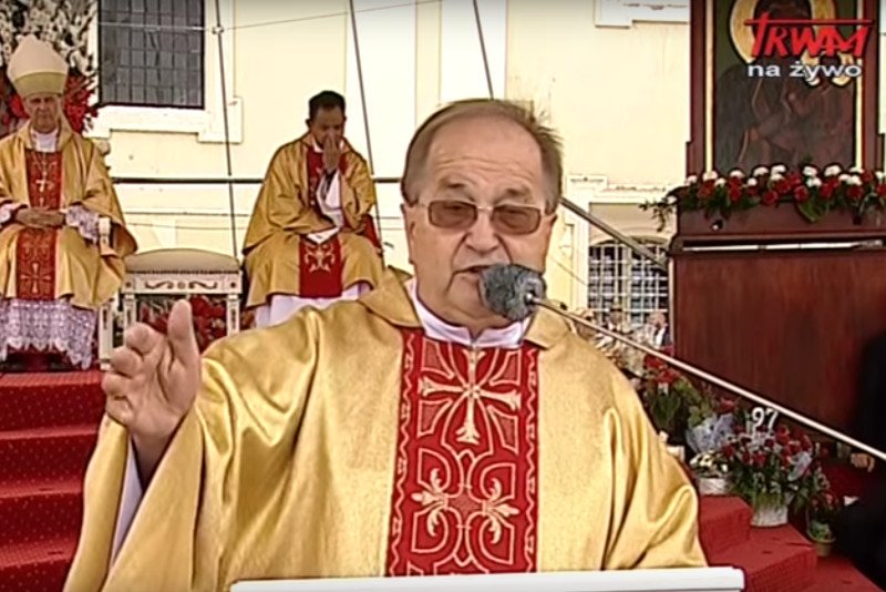 Toruńska prokuratura odmawia śledztwa ws. billboardów PO dot. o. Rydzyka.