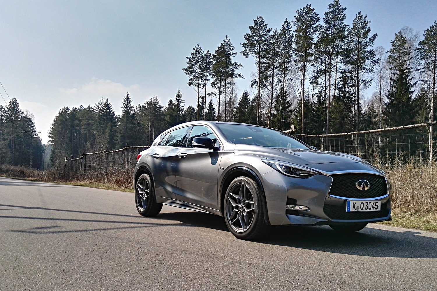 Infiniti Q30S ma wyjątkowo wyrazisty design.