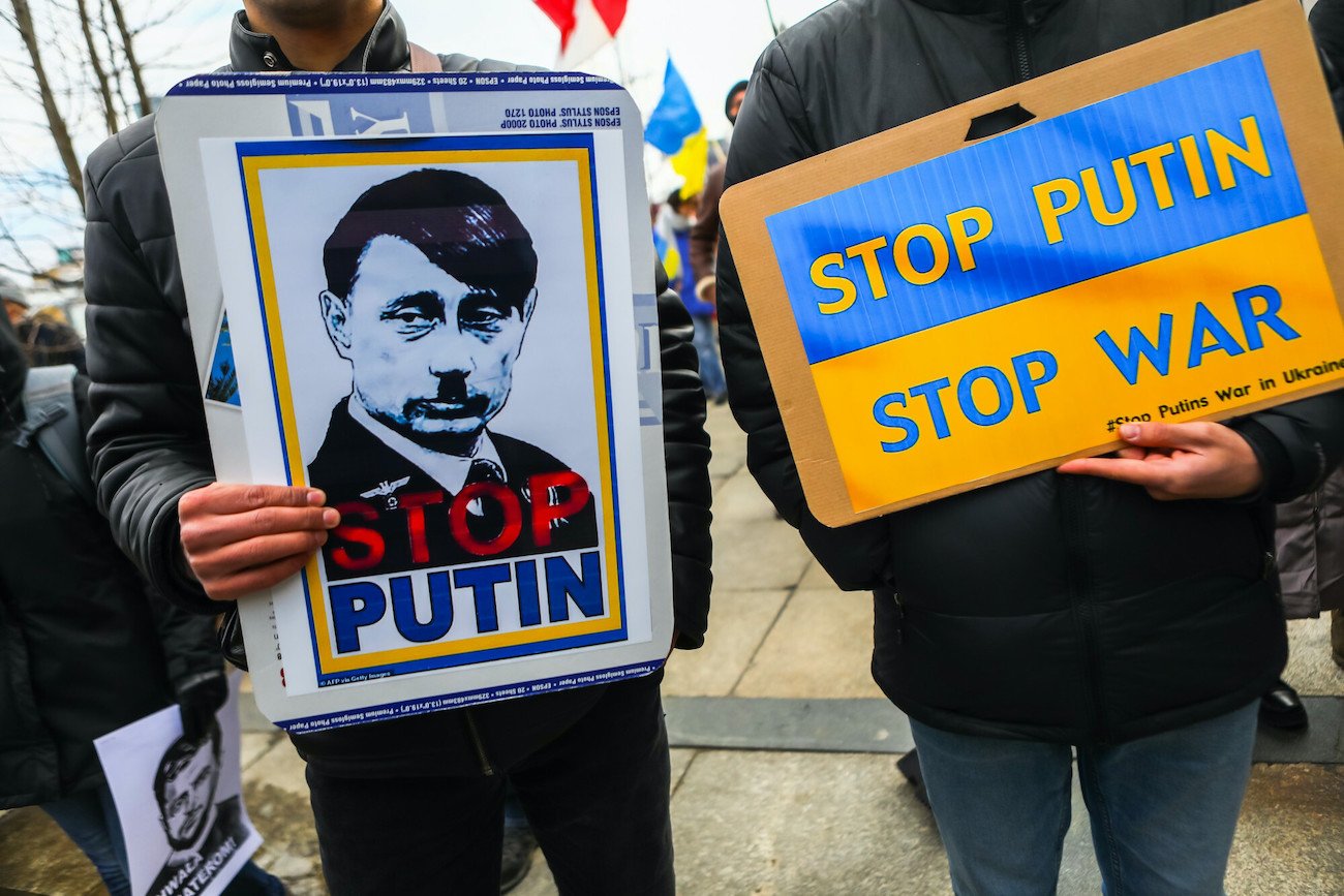 Rosjanie chcą zdyskredytować uchodźców z Ukrainy.