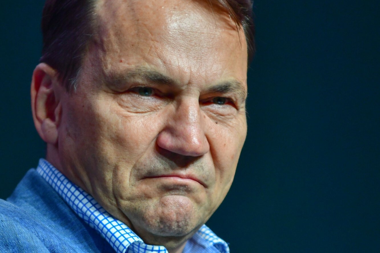 Radosław Sikorski ostro zwrócił się na Twitterze do Mariusza Kamińskiego.