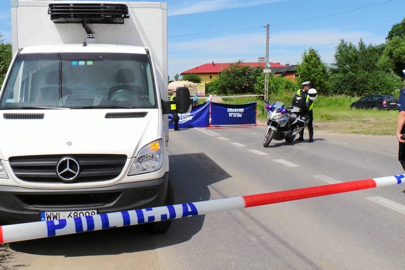 Ksiądz wymusił pierwszeństwo podczas manewru skrętu w lewo.