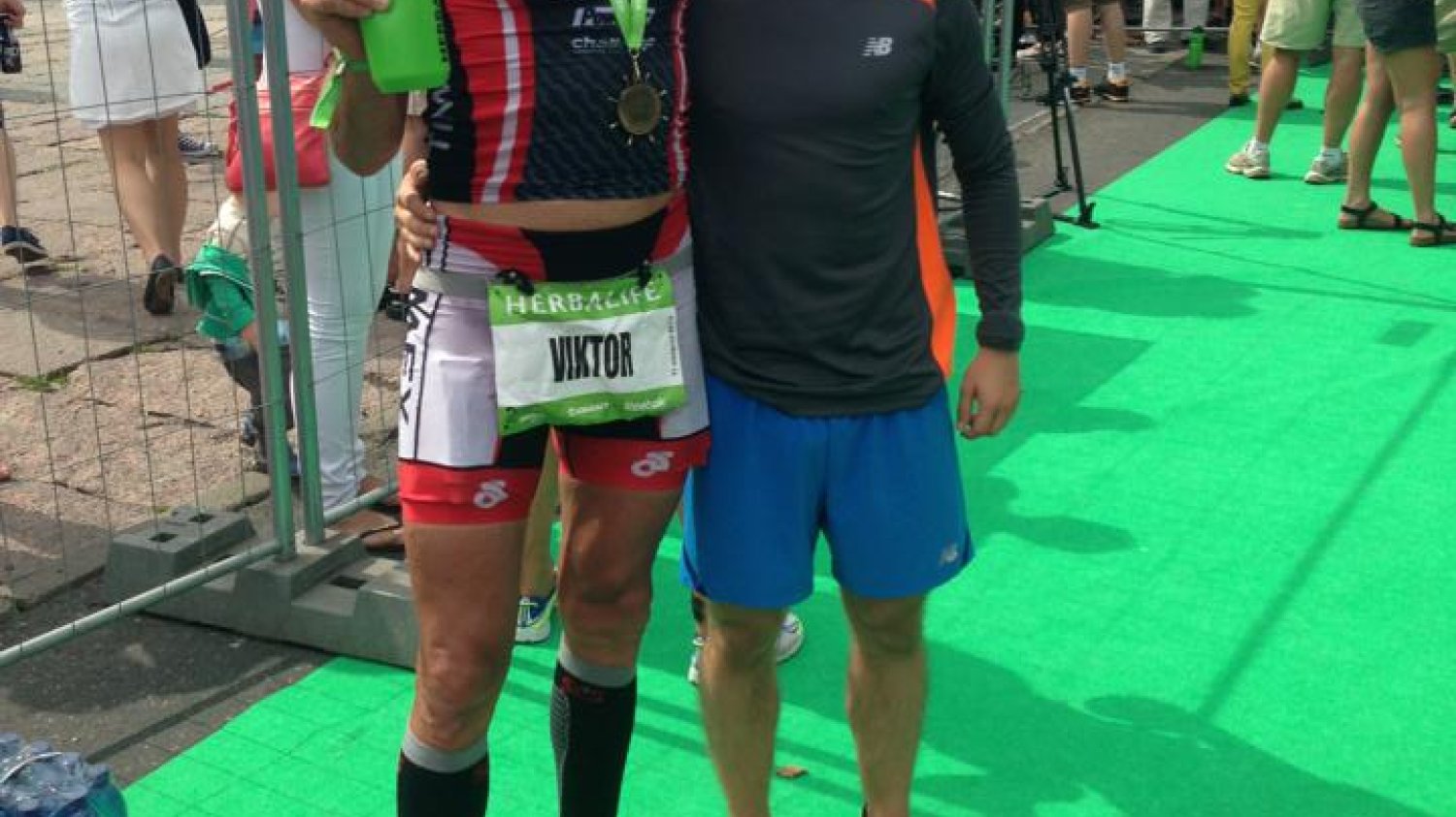 Ze zwycięzcą Wiktorem Zemcewem. Wiktor Zemcew – 40 letni reprezentant Ukrainy oraz członek Timex Multisport Team, który zwyciężył w tegorocznych największych zawodach triathlonowych w Polsce, czyli Herbalife Gdynia.