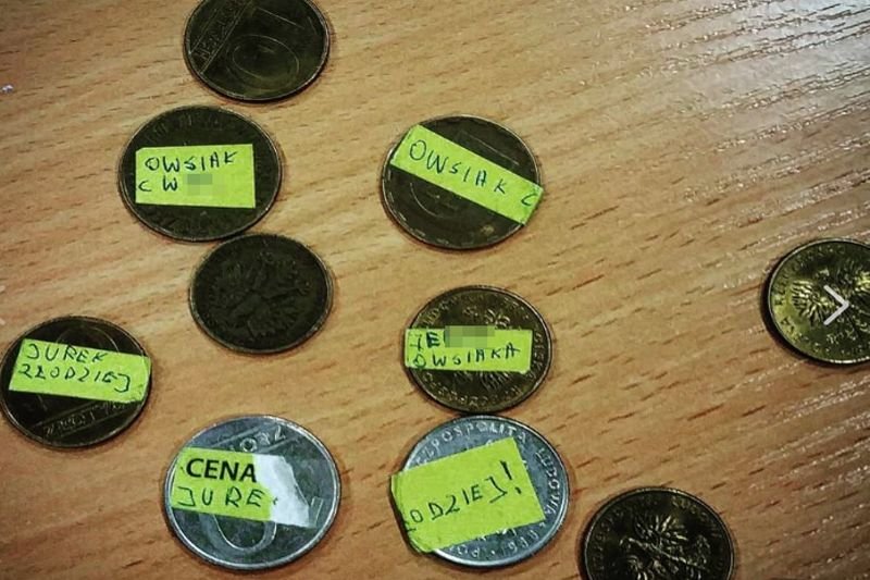 Takie monety znaleziono w jednej z puszek WOŚP w Opolu.