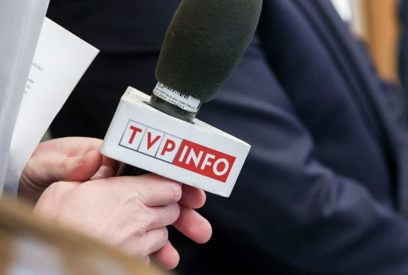 KO przeżyło burdę TVP pod swoją siedzibą. Tak zareagował wobec nich Tusk.