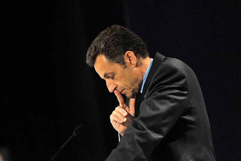 Czy Nicolas Sarkozy popełnił przestępstwo podczas kampanii prezydenckiej w roku 2007 i oszukał Liliane Bettencourt.