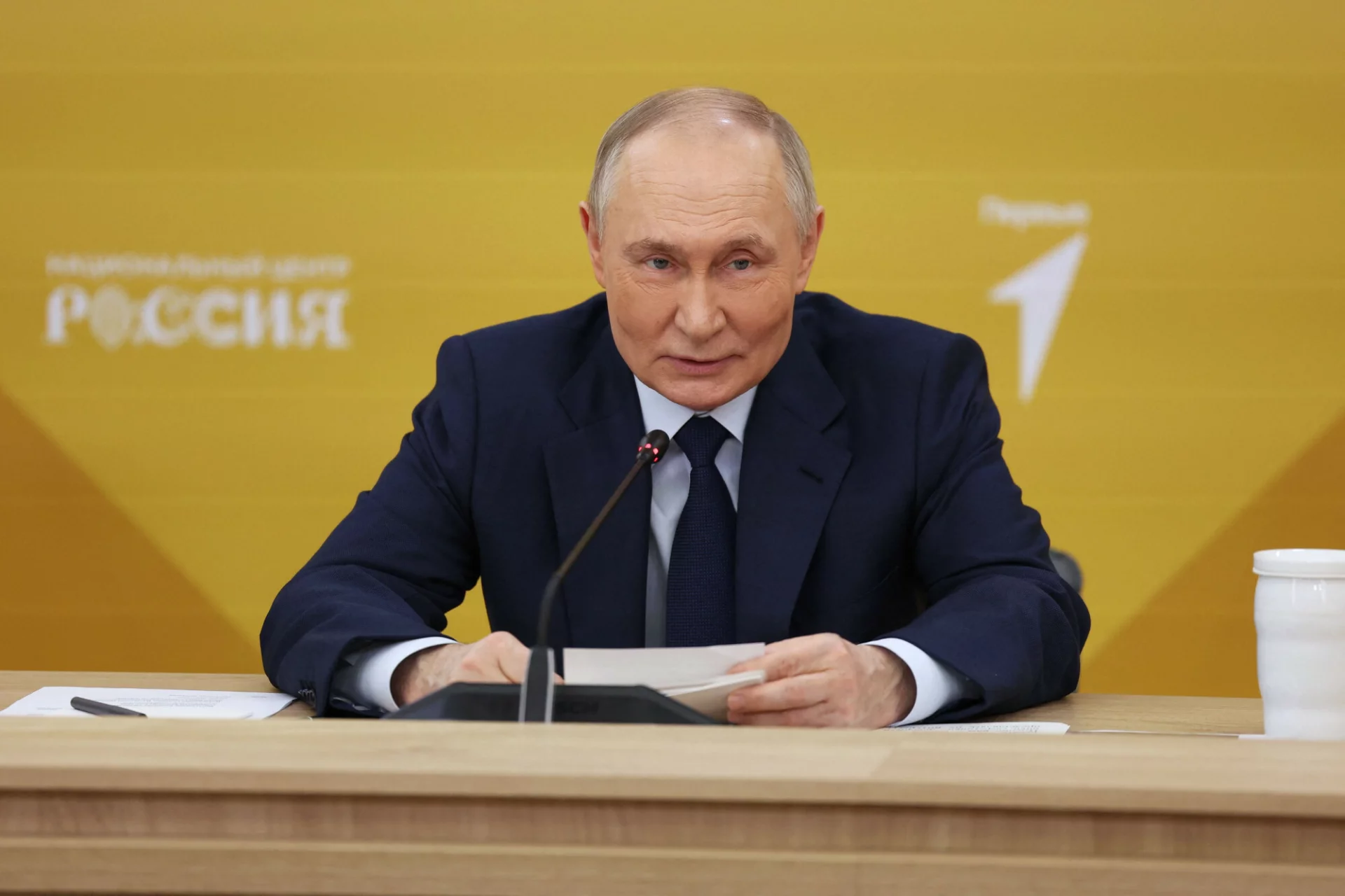 "Niemcy pozostają politycznym karłem".