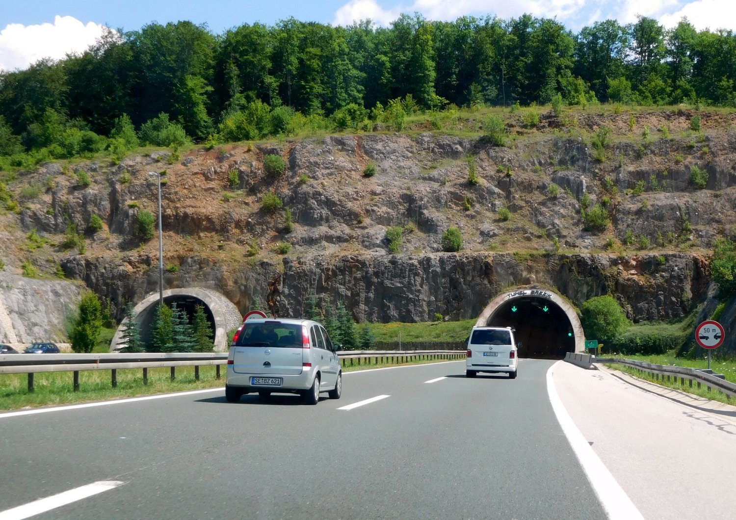 Jadąc do Chorwacji warto wiedzieć, co trzeba mieć w aucie na wypadek kontroli.