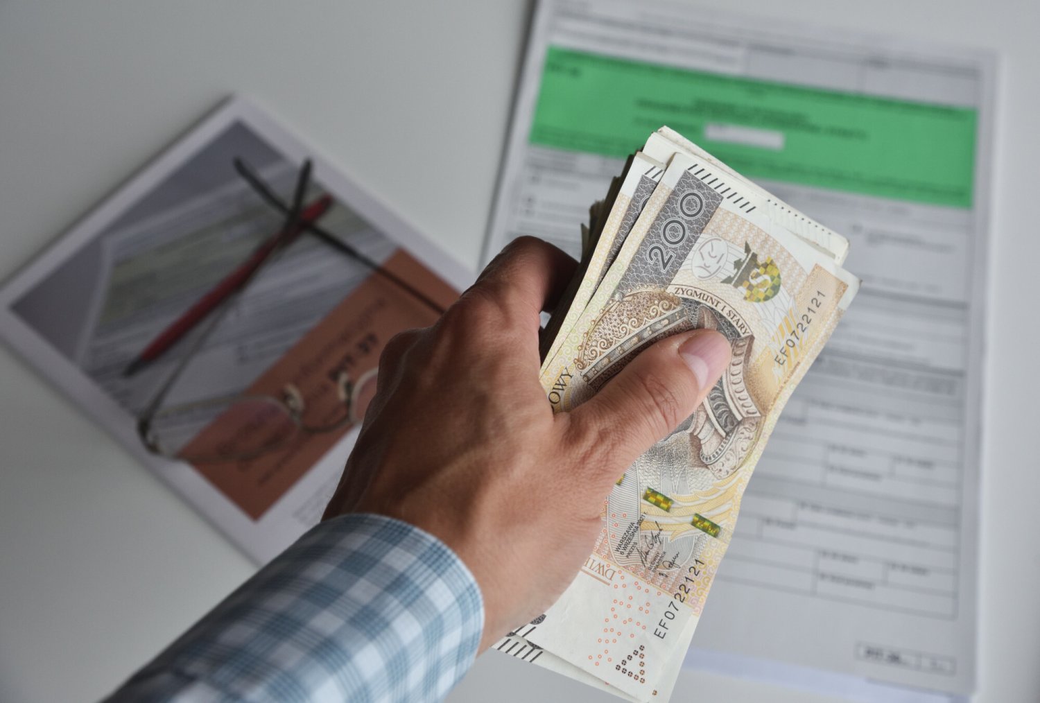 Jak dostać szybszy zwrot nadpłaty podatku? Oto do kiedy i jak trzeba złożyć deklarację podatkową.