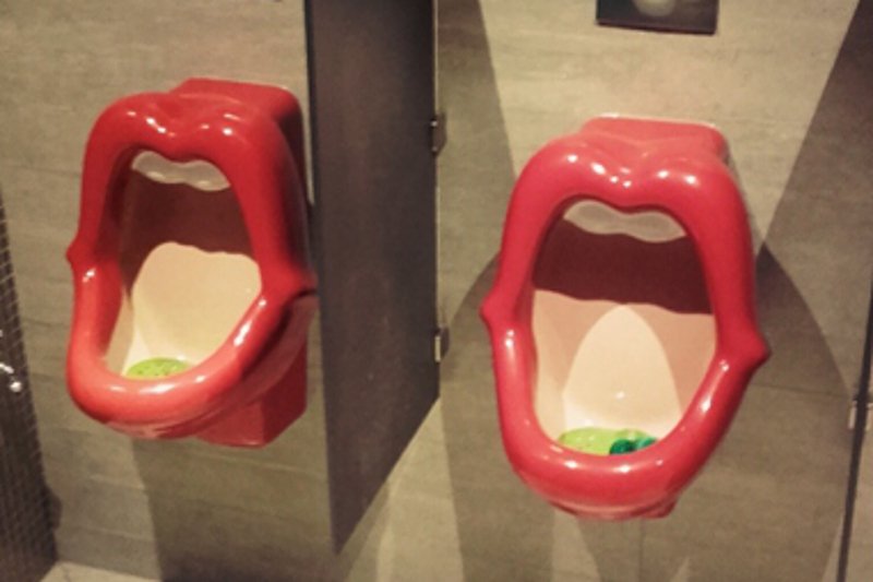 Kolejny dowód przedmiotowego traktowania kobiet w przestrzeni publicznej można znaleźć w poznańskiej siłowni.