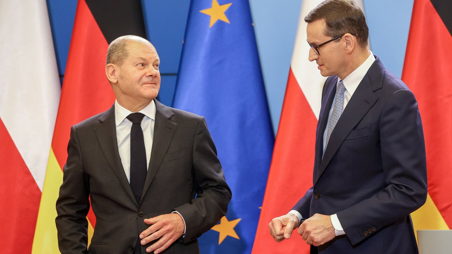 Kanclerz Niemiec Olaf Scholz i premier Polski Mateusz Morawiecki.