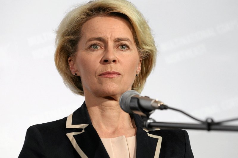 Minister obrony Niemiec Ursula von der Leyen stała się nowym wrogiem publicznym rządu PiS