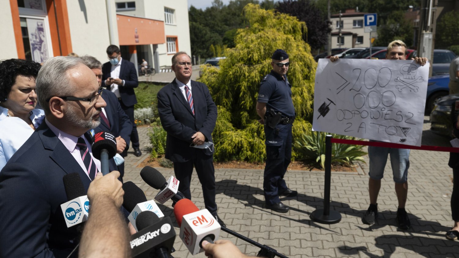 Podczas konferencji szefa MZ doszło do spięcia z jedną z kobiet obecną na spotkaniu.