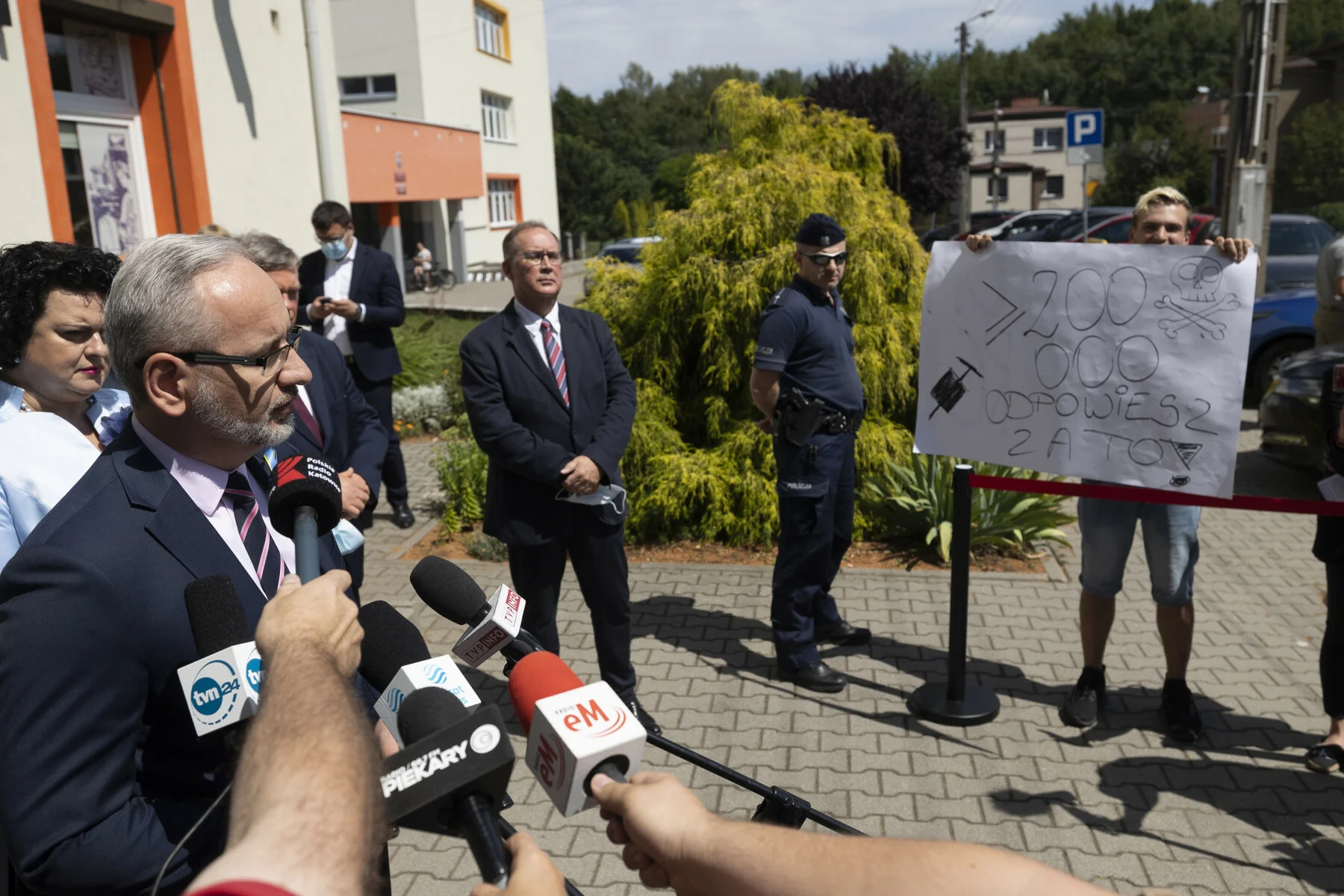 Podczas konferencji szefa MZ doszło do spięcia z jedną z kobiet obecną na spotkaniu.