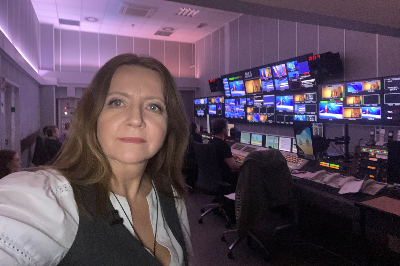 Szokująca scena na Woronicza. Lichocka robi sobie zdjęcia...w reżyserce TVP