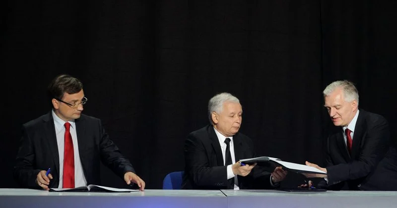 Zjednoczenie prawicy stało się faktem. Jarosław Kaczyński, Jarosław Gowin i Zbigniew Ziobro podpisali deklarację współpracy