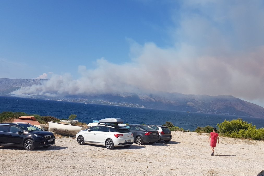 Pożary obserwują turyści przebywający w Chorwacji.