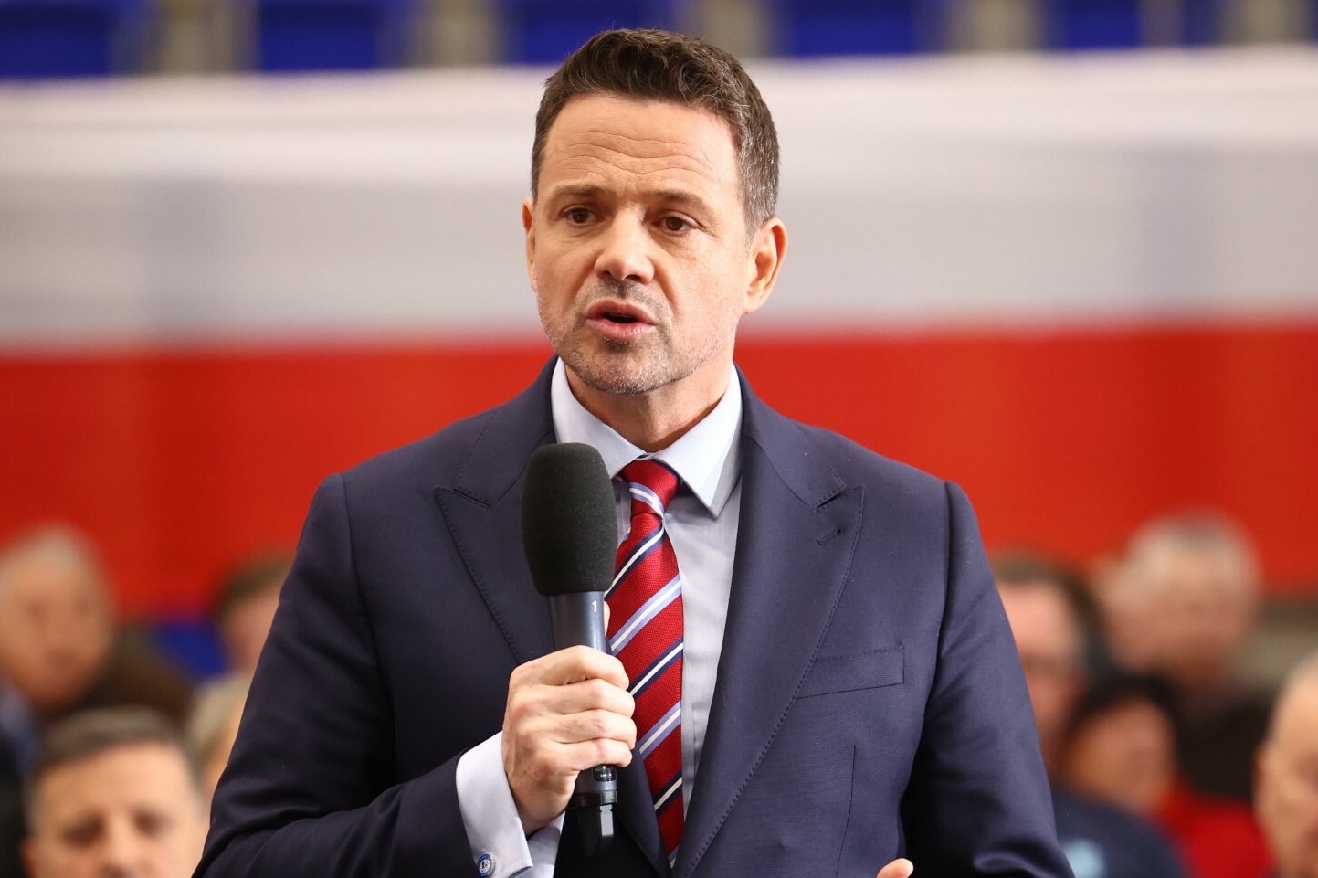 Policja na wiecu Trzaskowskiego. Służby wezwała prawicowa stacja