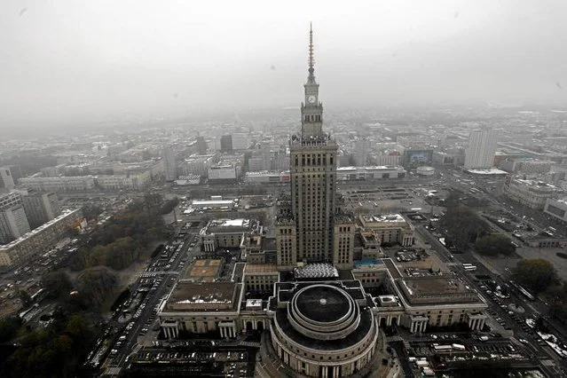 Pałac Kultury i Nauki jest zabytkiem dziewięciu lat. Działacz PiS apeluje o jego zburzenie.